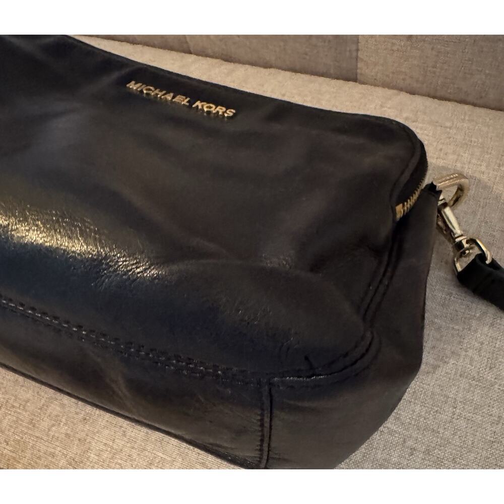 Michael Kors Crossbody Bag Purse Medium Alexis Black Patent Leather Gold Zippers - Picture 9 of 15